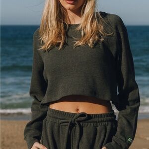 Cropped Off Black Daily Drills Thermal